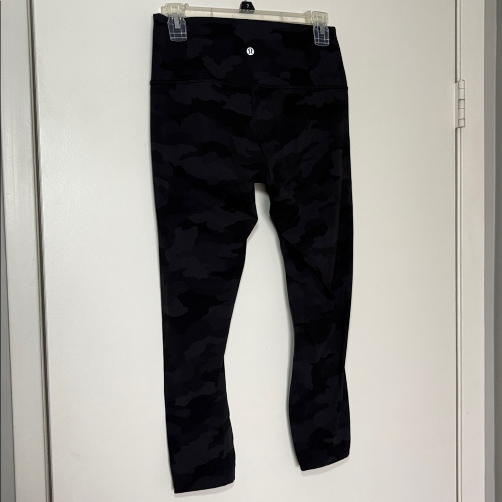 NEW Lululemon Wunder Under High-Rise Tight 25" Luxtreme Heritage 365 Camo size 8 - Picture 3 of 6